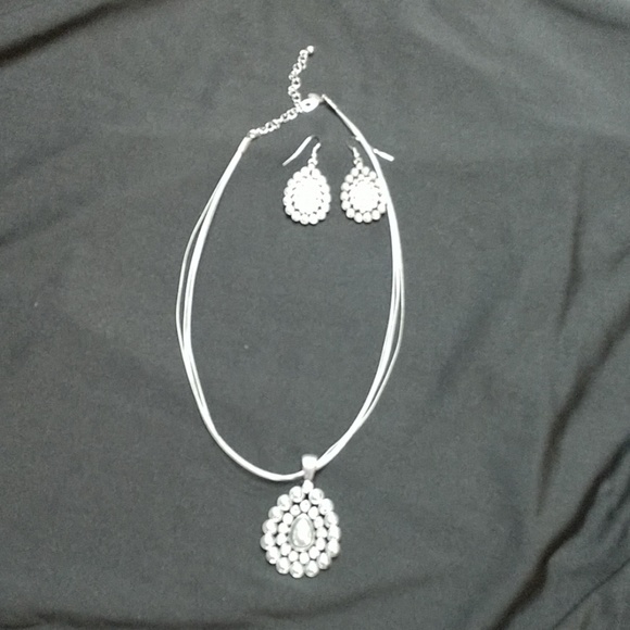 Premier Designs Jewelry - Premiere Designs Necklace and Earrings